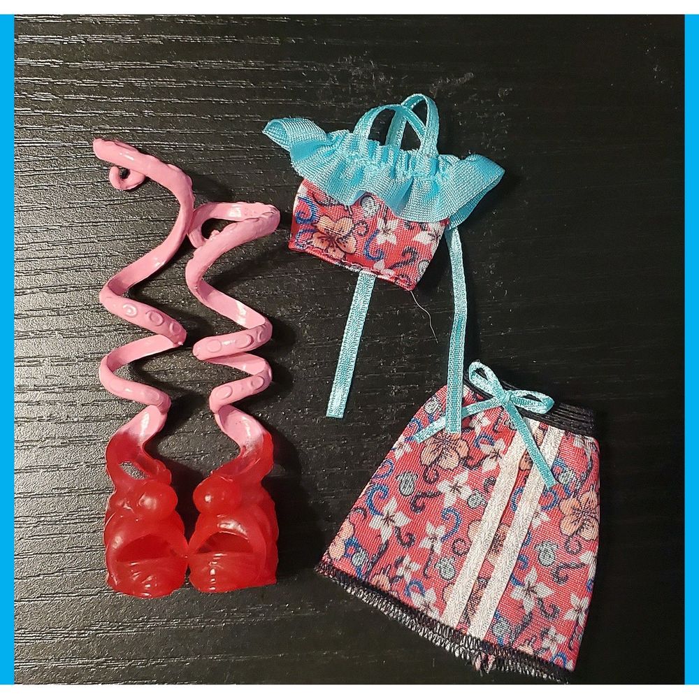 MONSTER HIGH G3 Lagoona Blue Skulltimate Secrets Outfit (Top, Skirt, & Shoes)